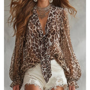 🌸🍃👕 V-Neck Leopard Top – Classic print. everyday comfort.
